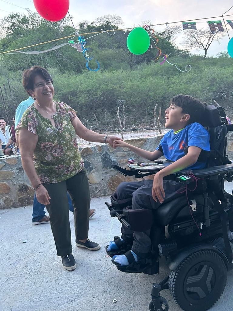 Delivering medical supplies to the local community in Guerrero